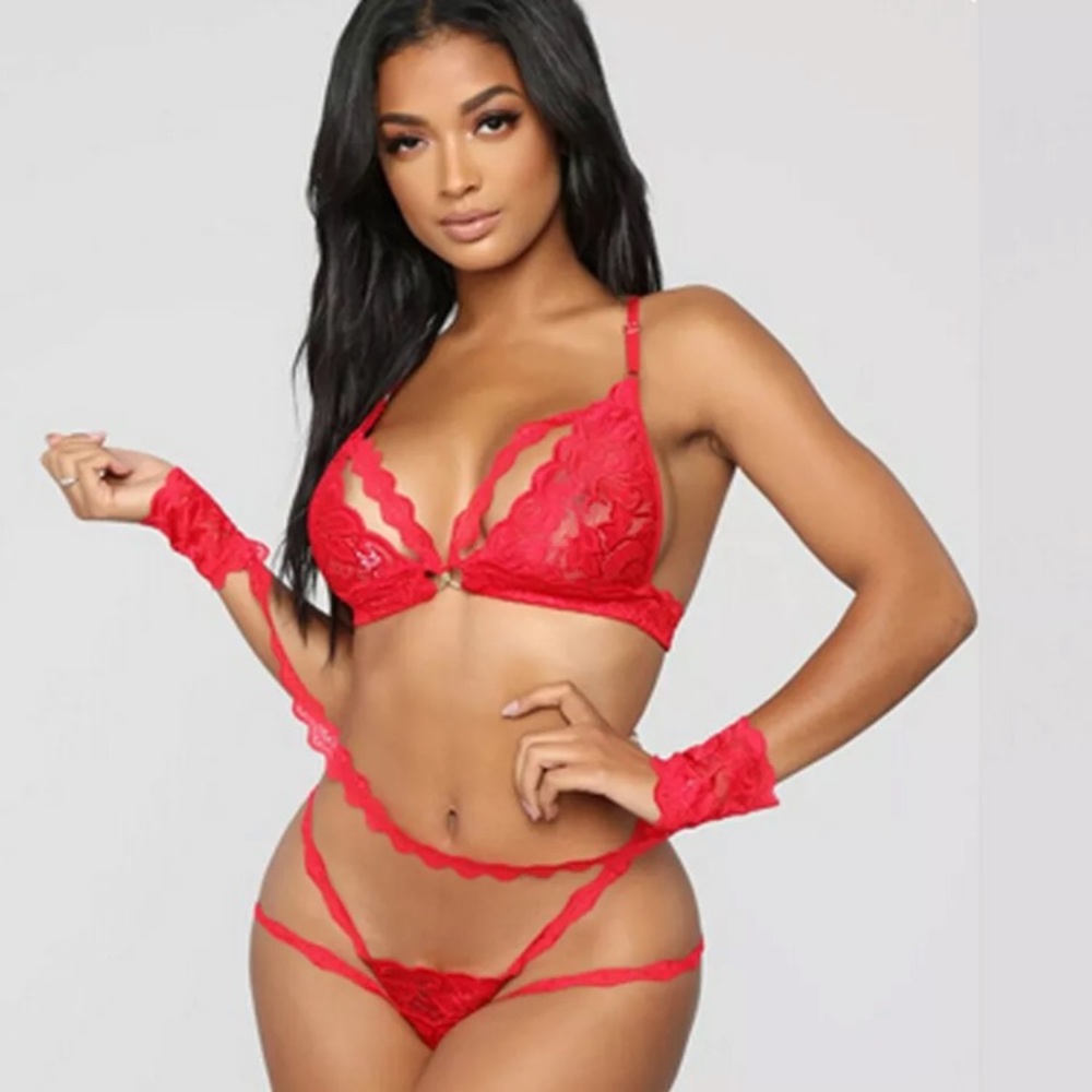 NEW IN!! RED LACE LINGERIE SET 4 PIECE - Picture 2 of 2